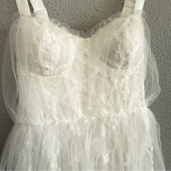 Lulus Ethereal Impression White Tulle Ruffled Bustier Dress Size Large NWT - Picture 4 of 12